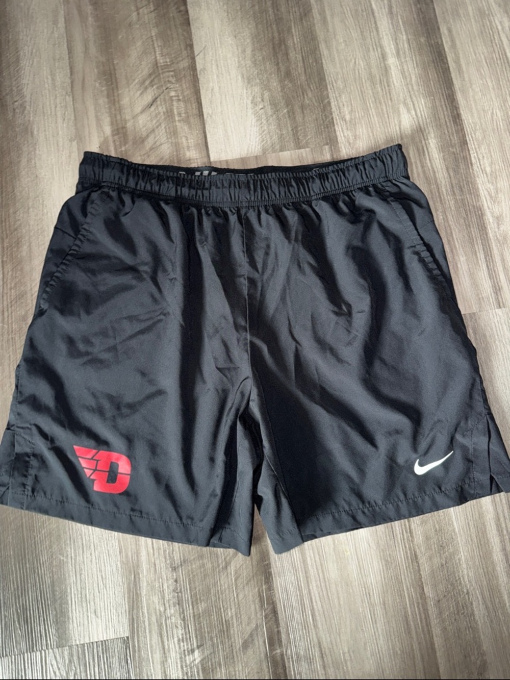 Nike University of Dayton XL athletic shorts black flyers gym men’s gym